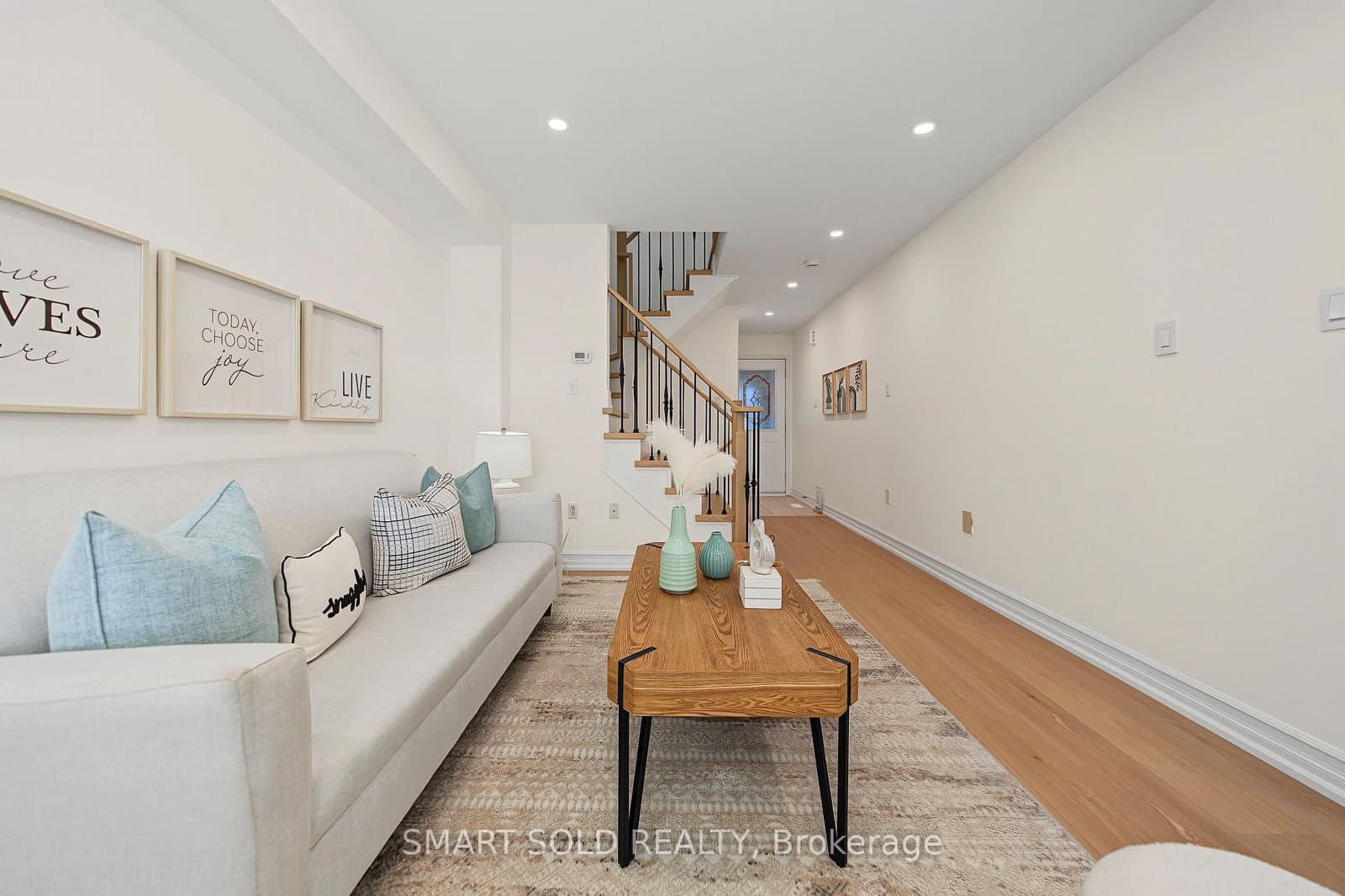 906 Delgado Drive thumbnail 14