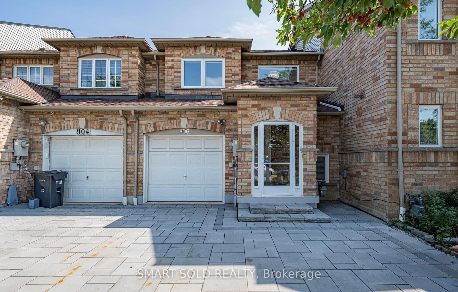 906 Delgado Drive thumbnail 2