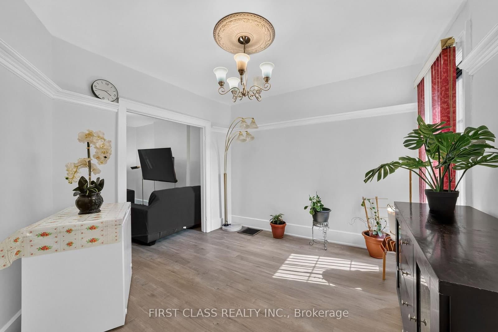 150 Caledonia Road thumbnail 12