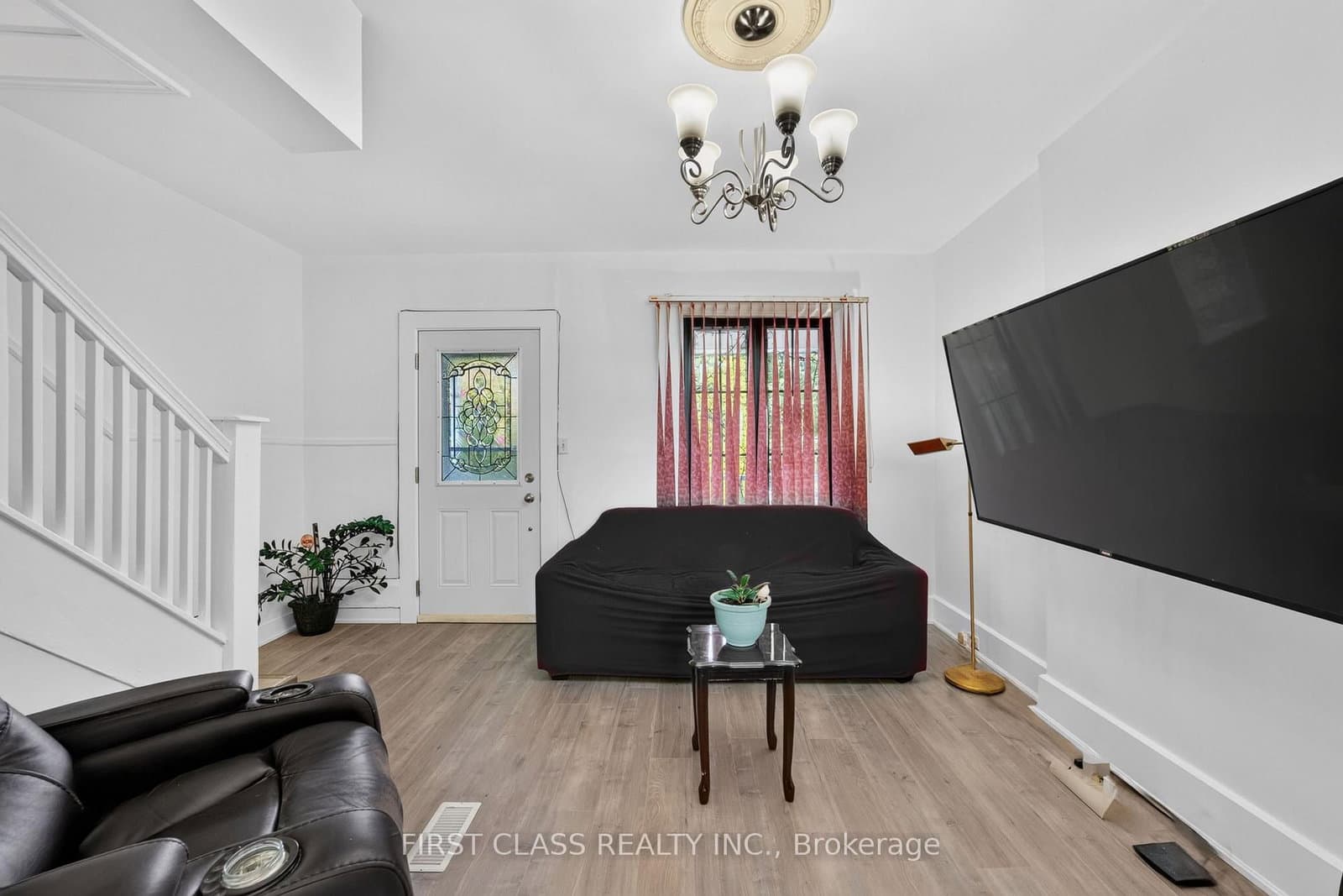 150 Caledonia Road thumbnail 3