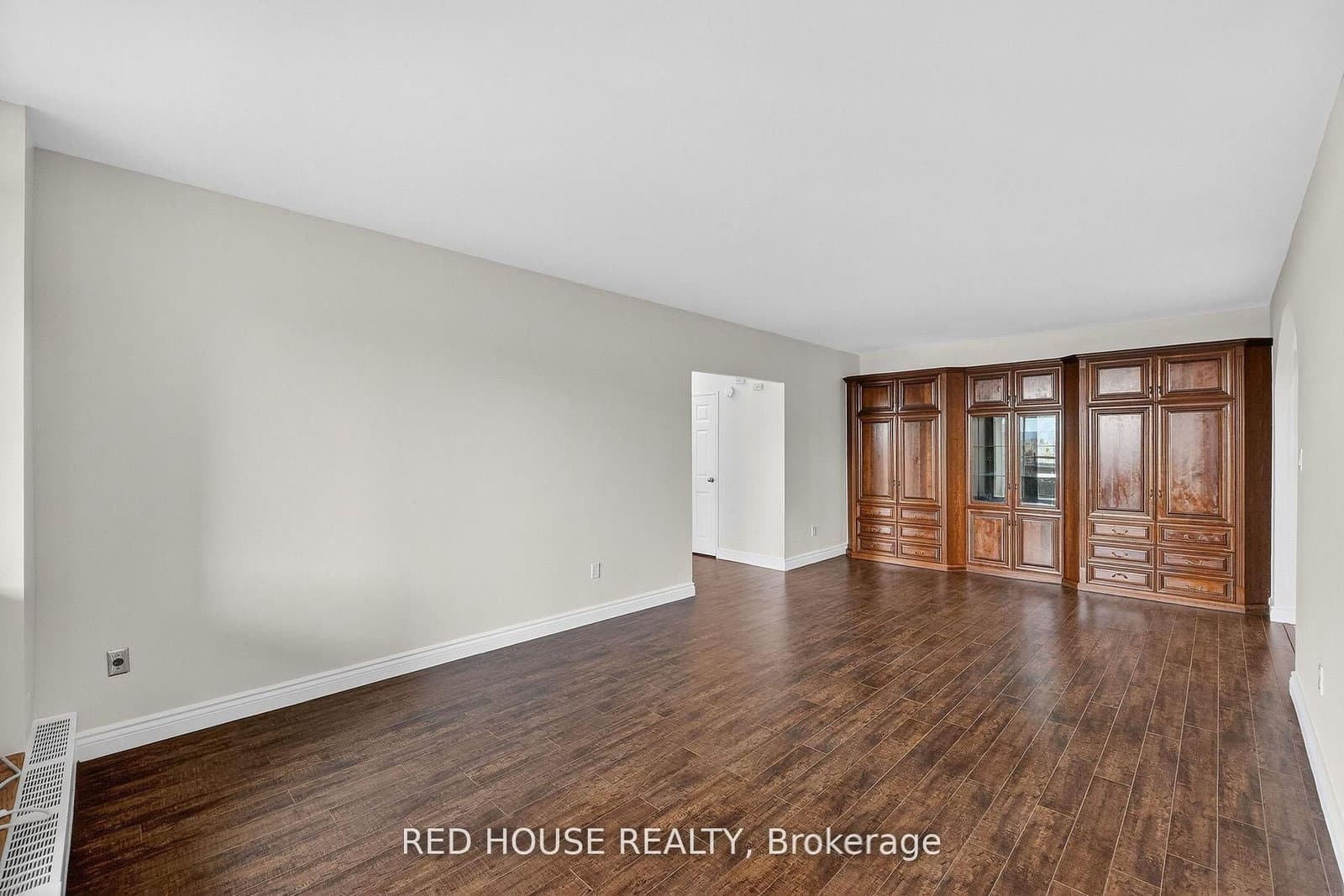 5250 Lakeshore Road, Unit 809 thumbnail 10