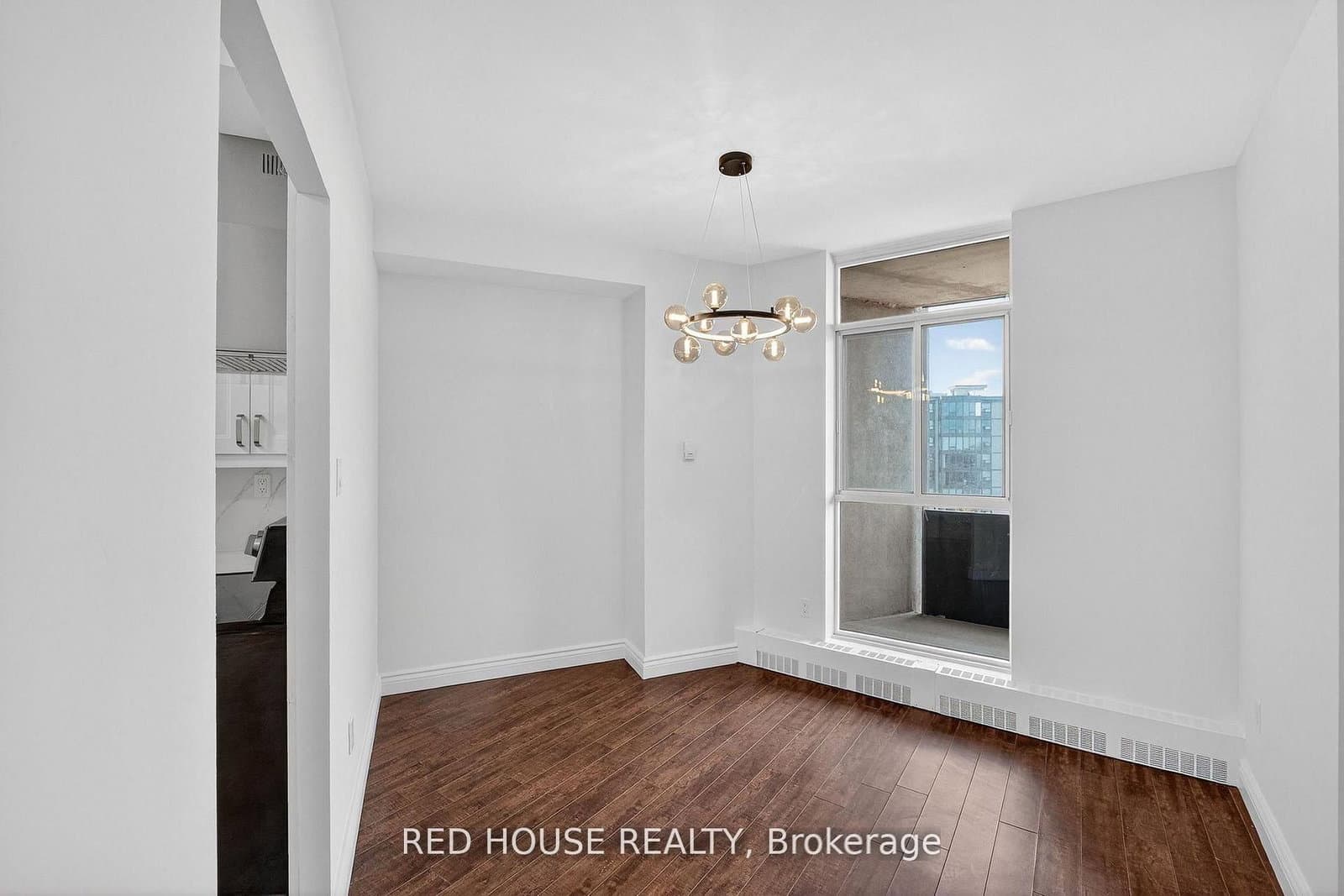 5250 Lakeshore Road, Unit 809 thumbnail 11