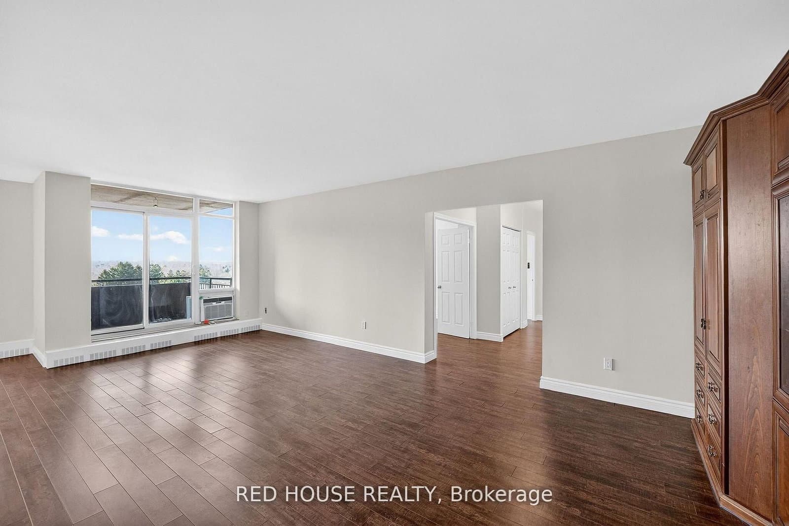 5250 Lakeshore Road, Unit 809 thumbnail 6