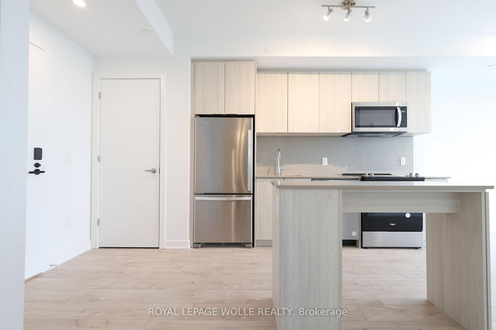 770 Whitlock Avenue, Unit 703 thumbnail 10