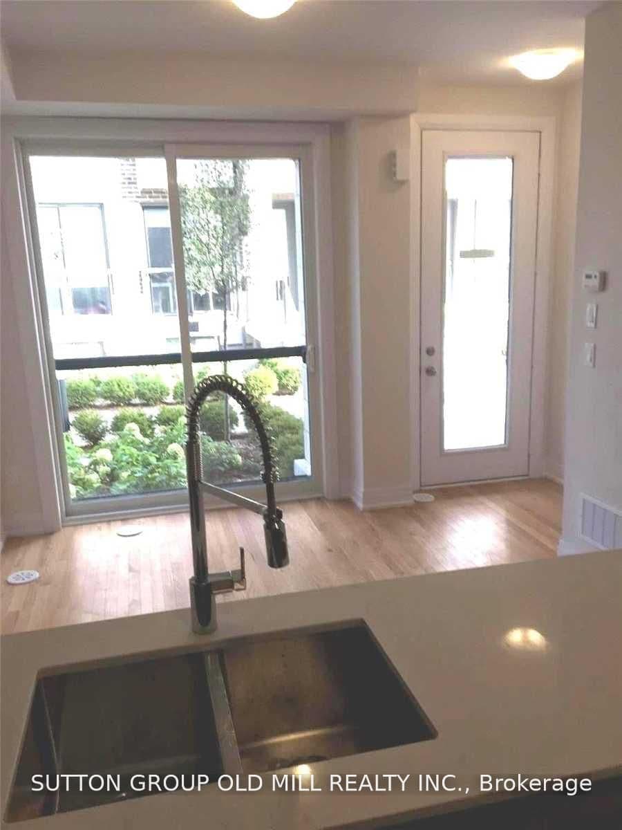 721 Lawrence Avenue W, Unit 71 thumbnail 5