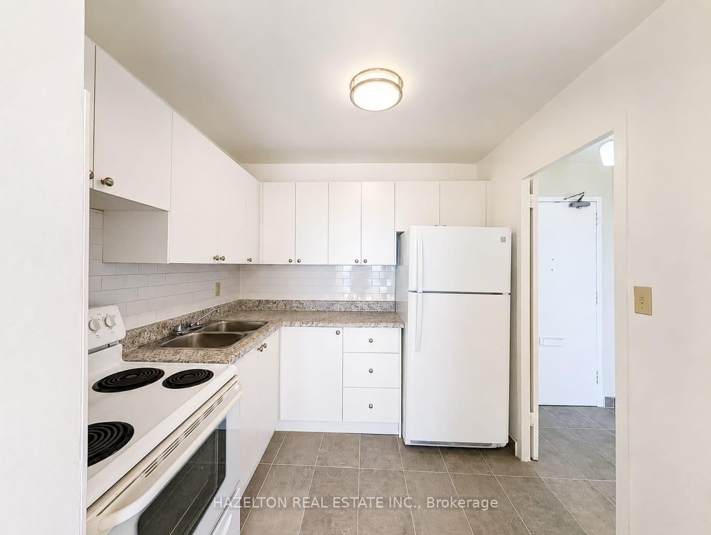1665 Bloor Street E, Unit 1002 thumbnail 4