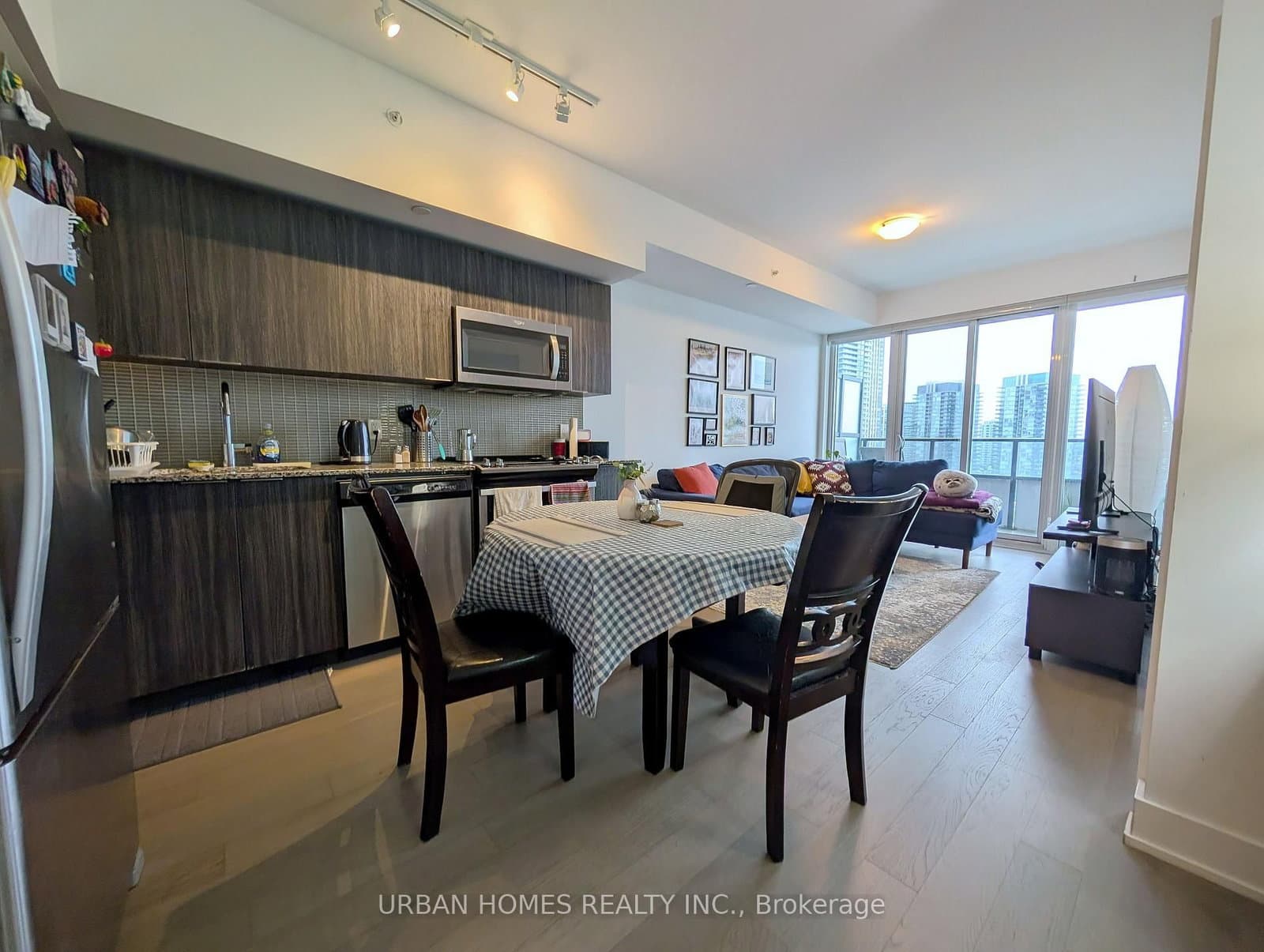 30 Shore Breeze Drive, Unit 1512 thumbnail 2