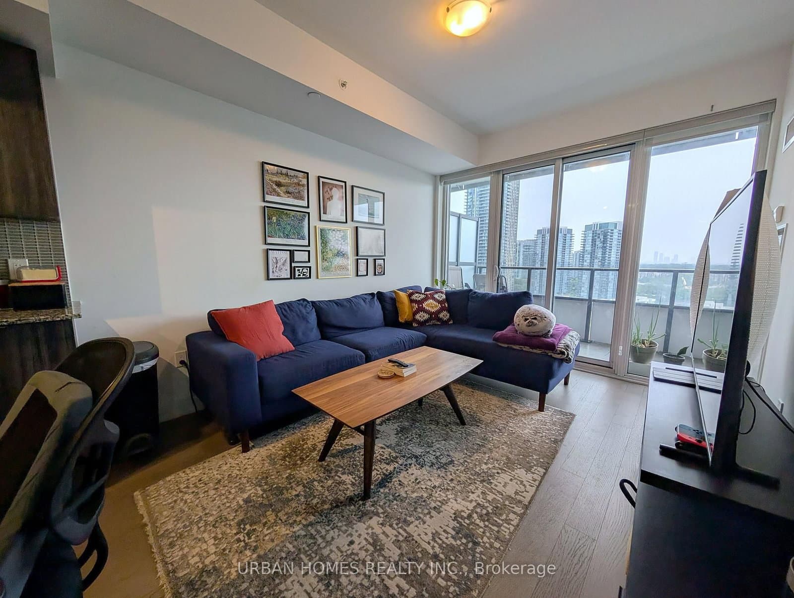 30 Shore Breeze Drive, Unit 1512 thumbnail 5