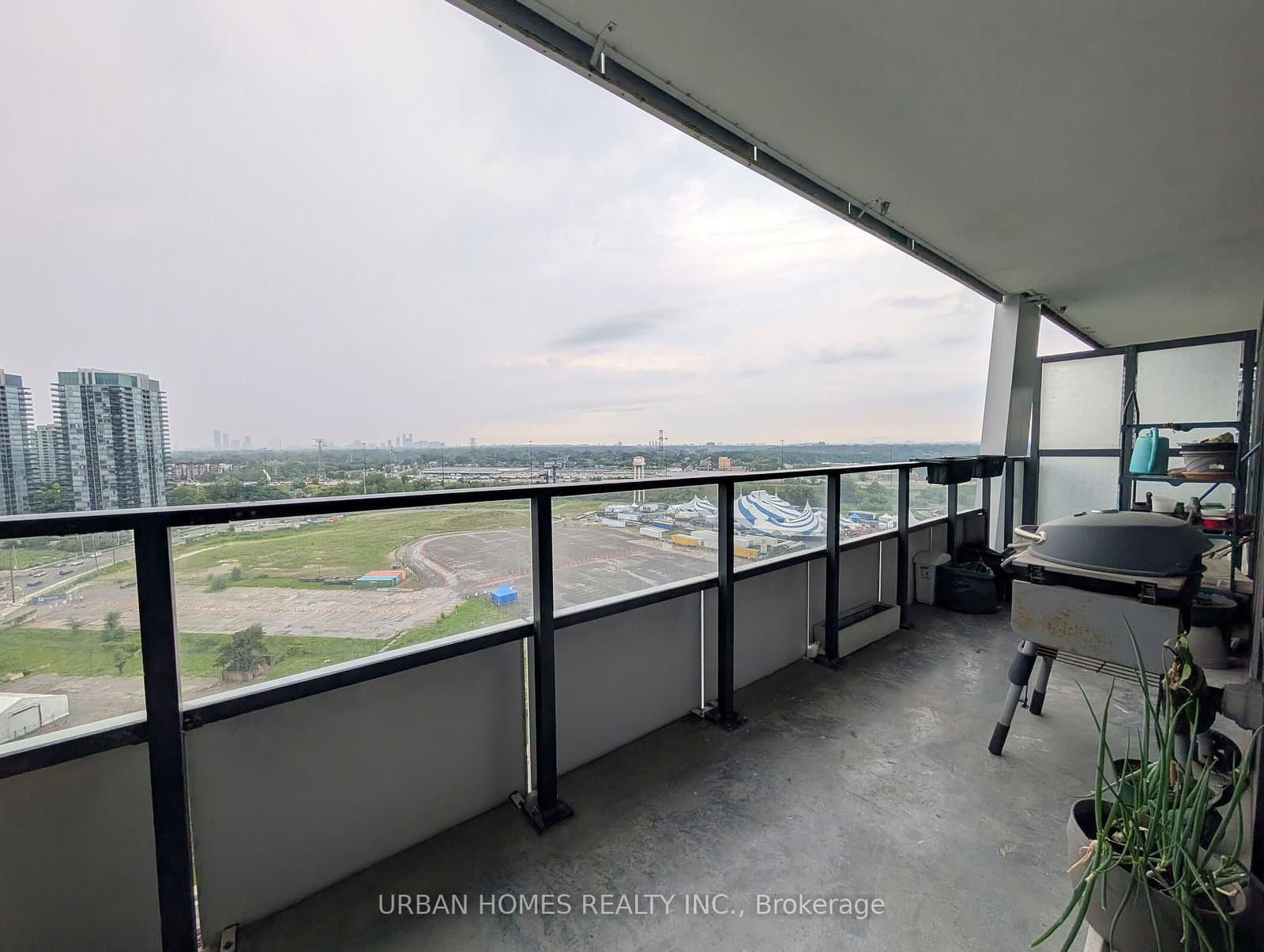 30 Shore Breeze Drive, Unit 1512 thumbnail 7