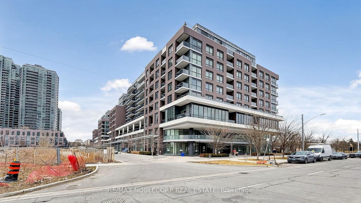 10 Gibbs Road, Unit 1005 thumbnail 2