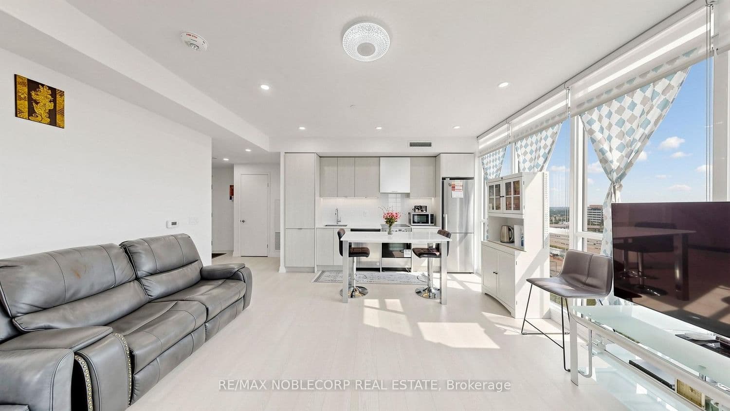 10 Gibbs Road, Unit 1005 thumbnail 8