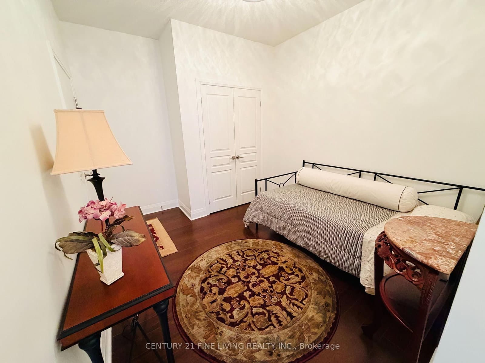 1 Hurontario Street, Unit 201 thumbnail 7