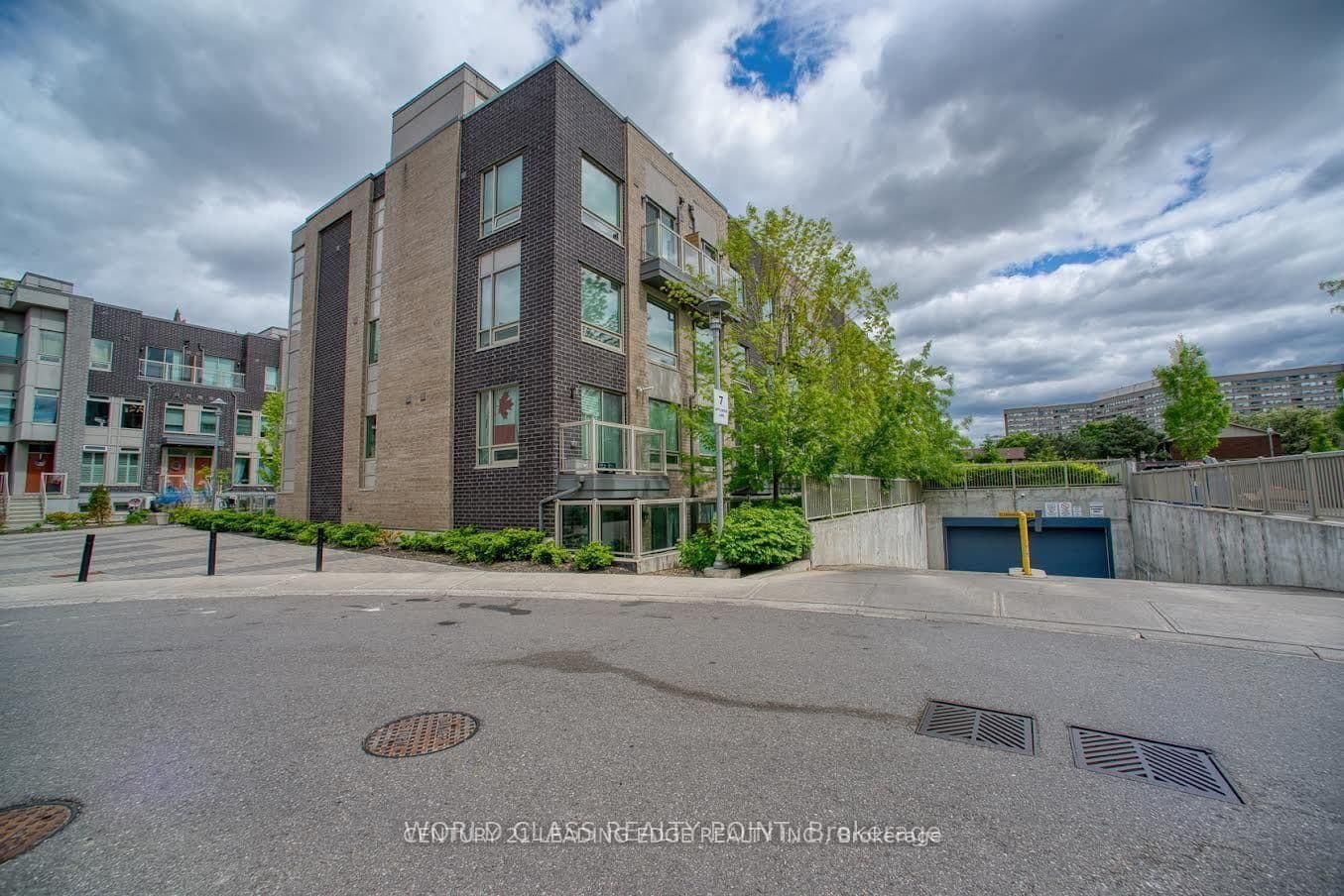 7 Applewood Lane E, Unit 221 thumbnail 10