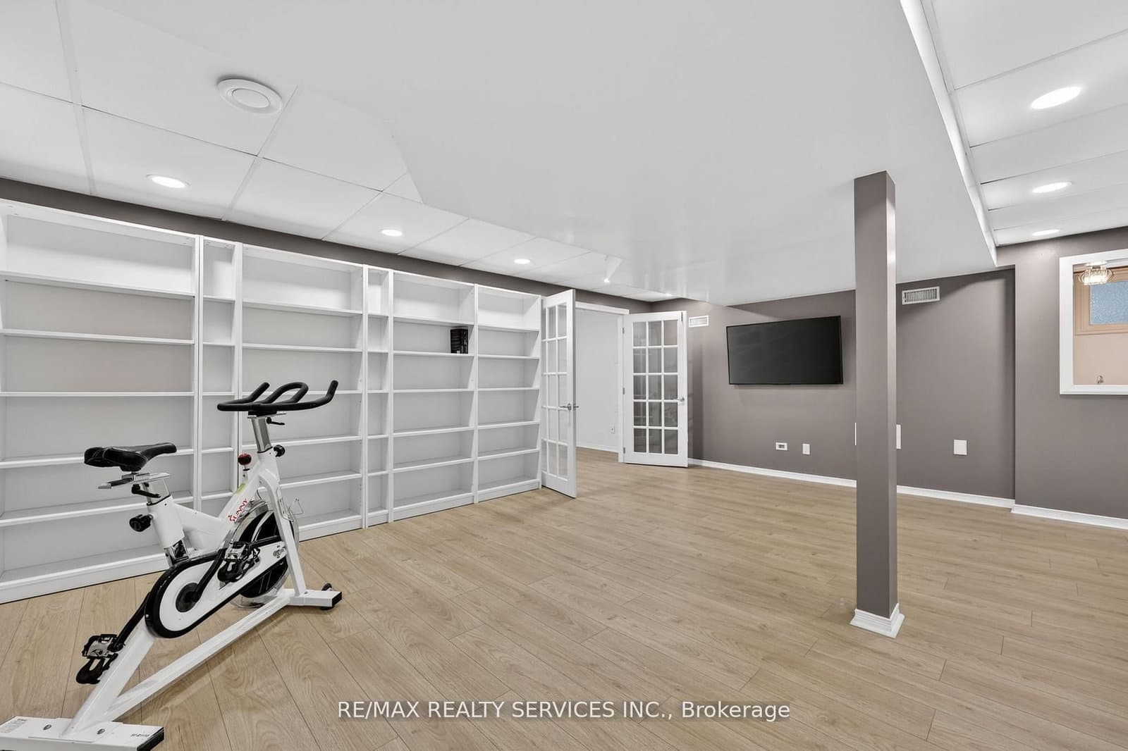 150 Royal Valley Drive thumbnail 32