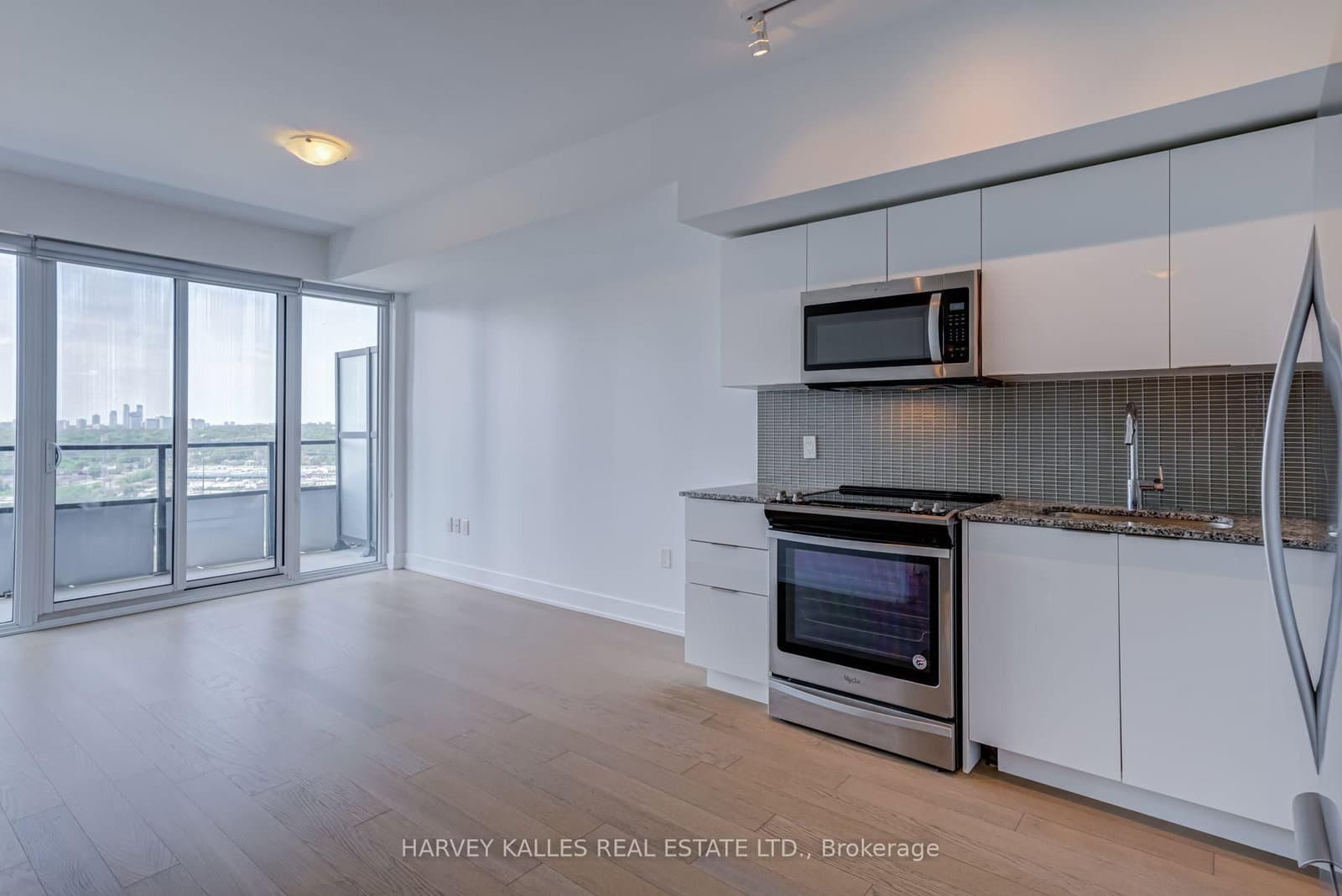 30 Shore Breeze Drive, Unit 1822 thumbnail 11