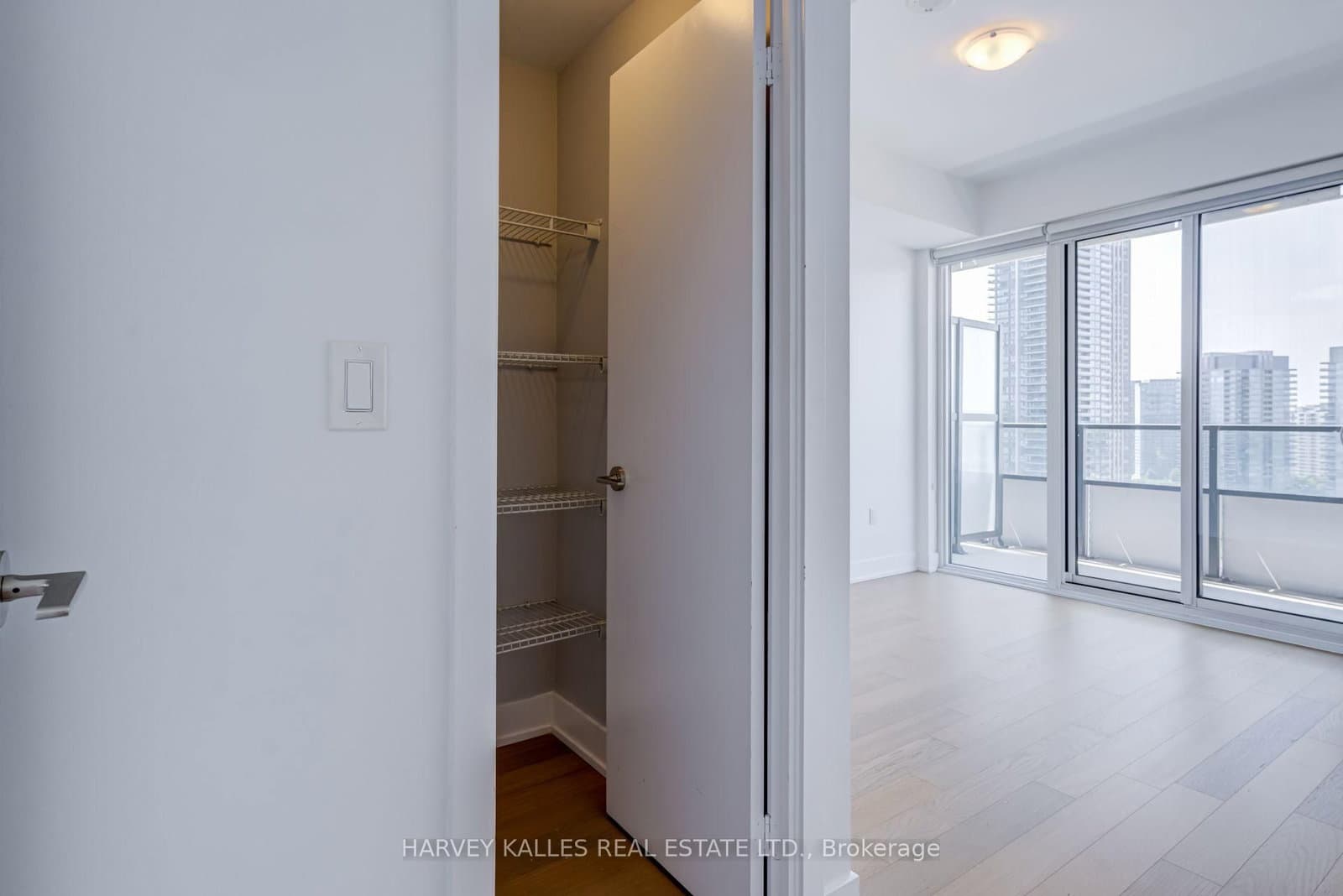 30 Shore Breeze Drive, Unit 1822 thumbnail 18