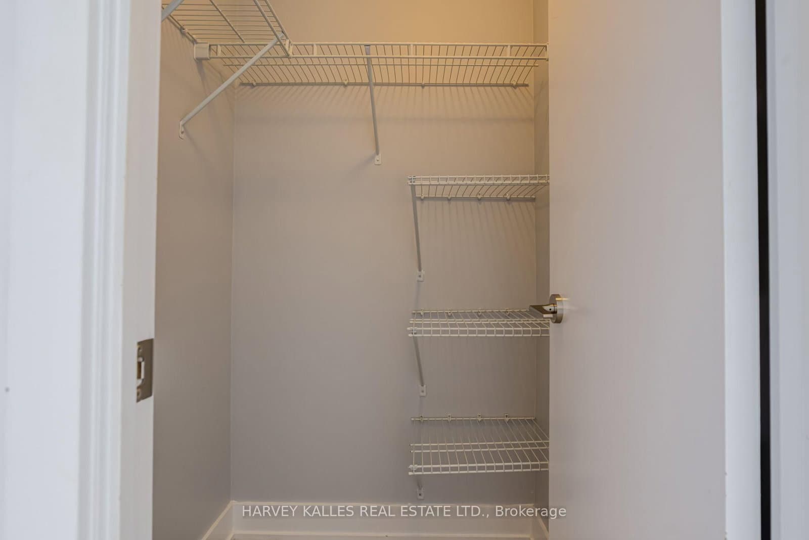 30 Shore Breeze Drive, Unit 1822 thumbnail 23