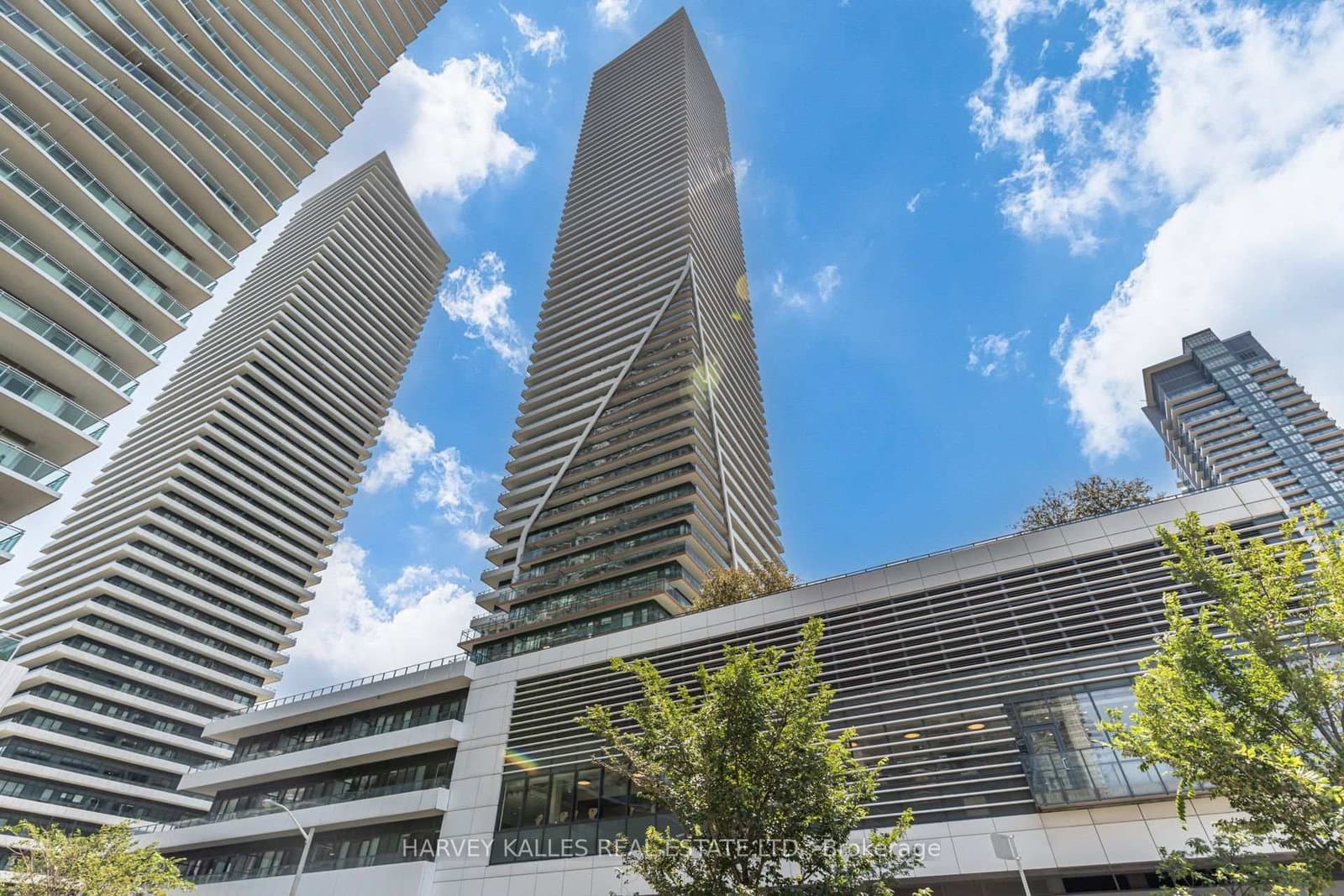 30 Shore Breeze Drive, Unit 1822 thumbnail 3