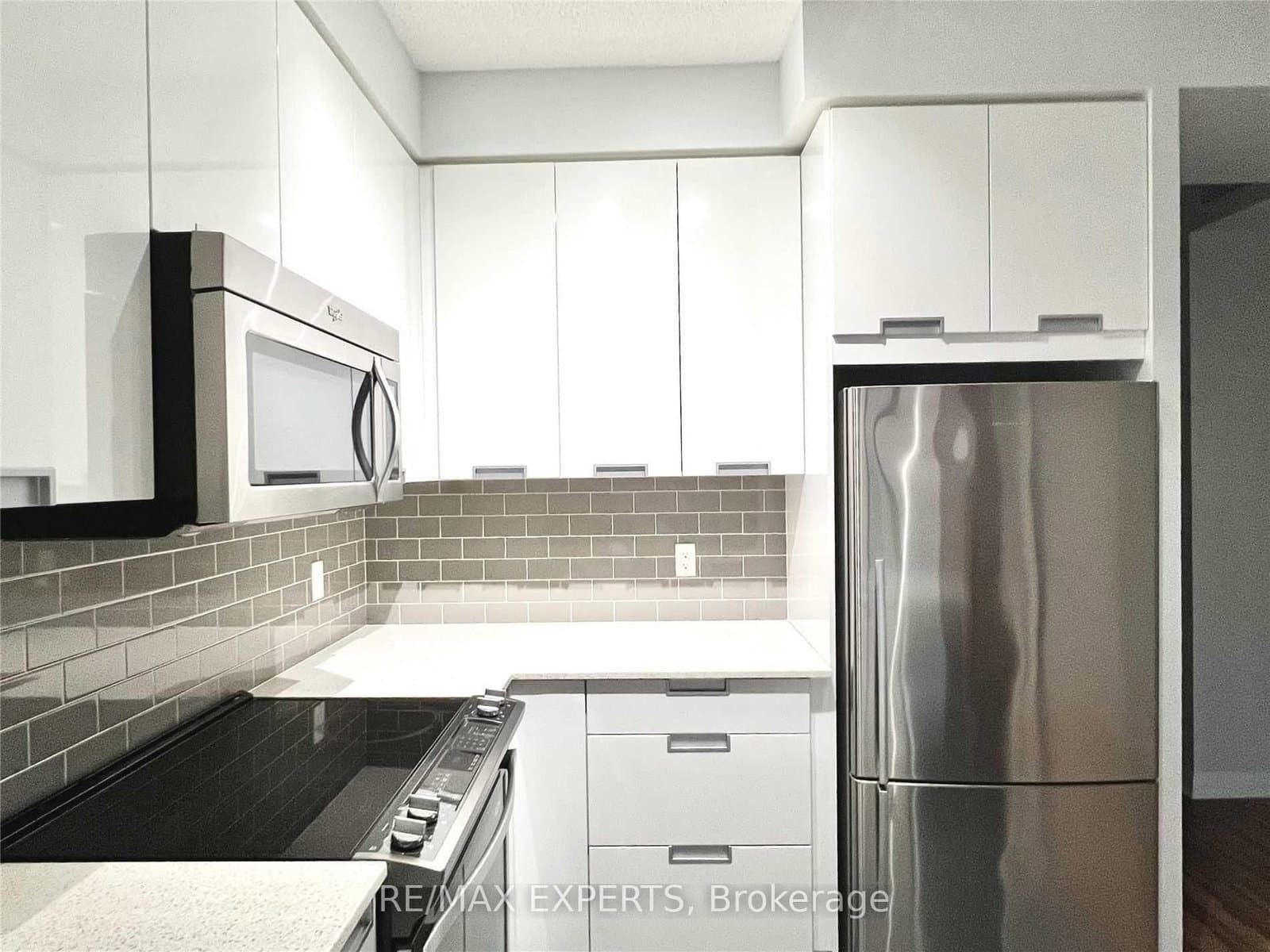 75 Eglinton Avenue W, Unit 1005 thumbnail 4
