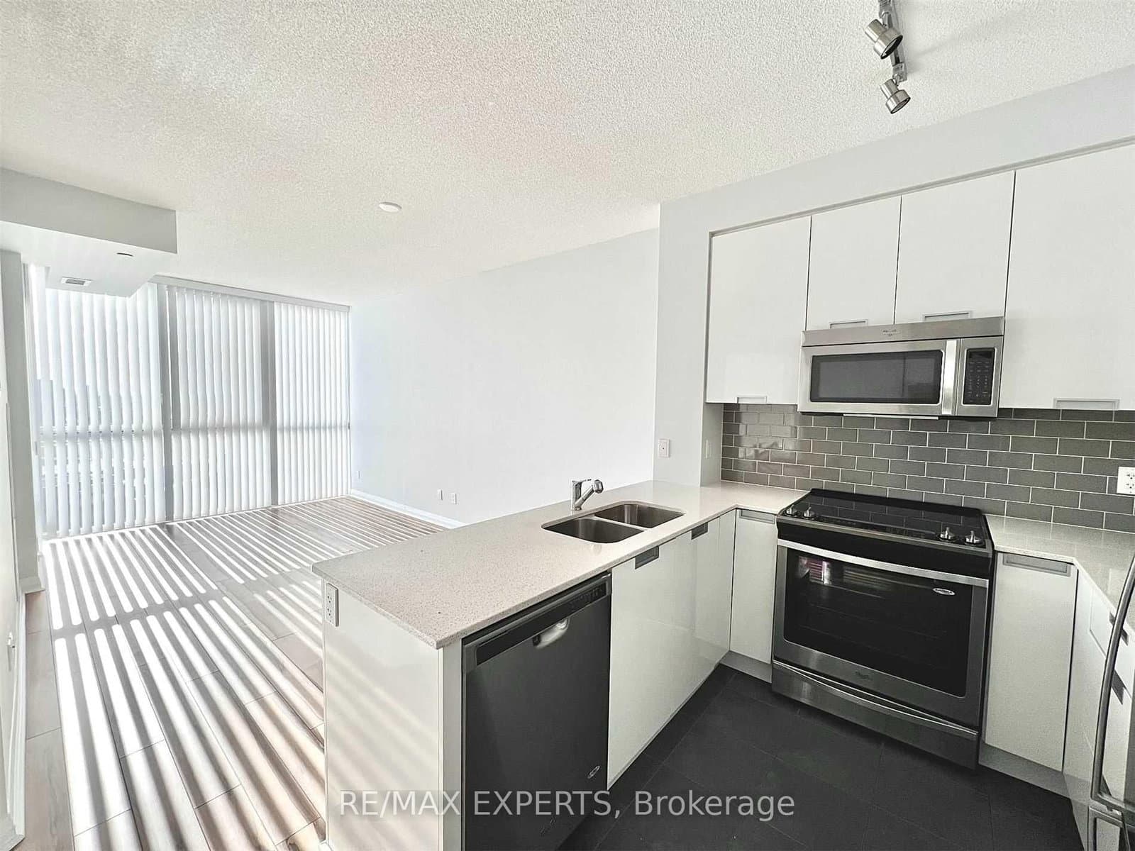 75 Eglinton Avenue W, Unit 1005 thumbnail 5