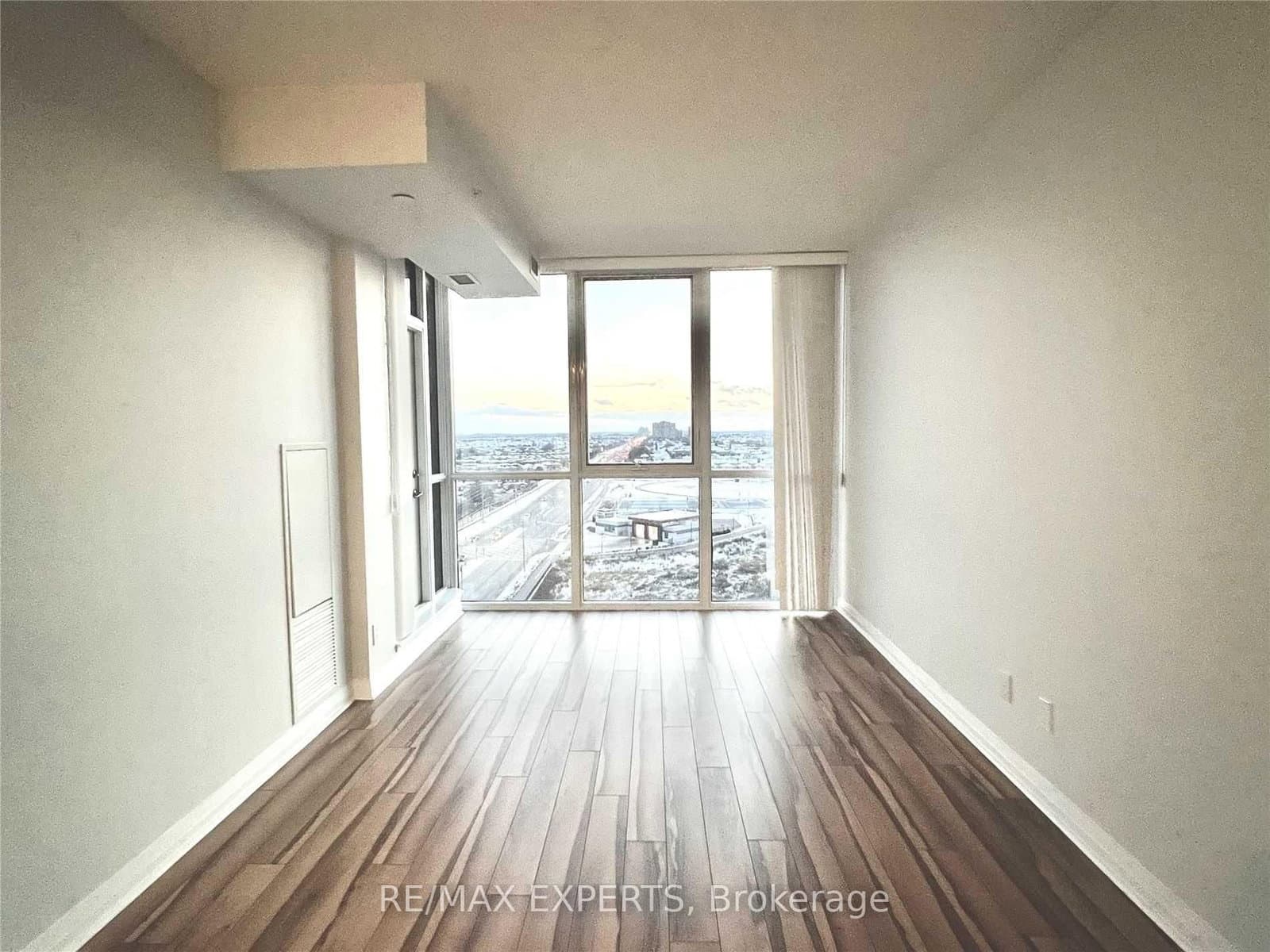 75 Eglinton Avenue W, Unit 1005 thumbnail 6