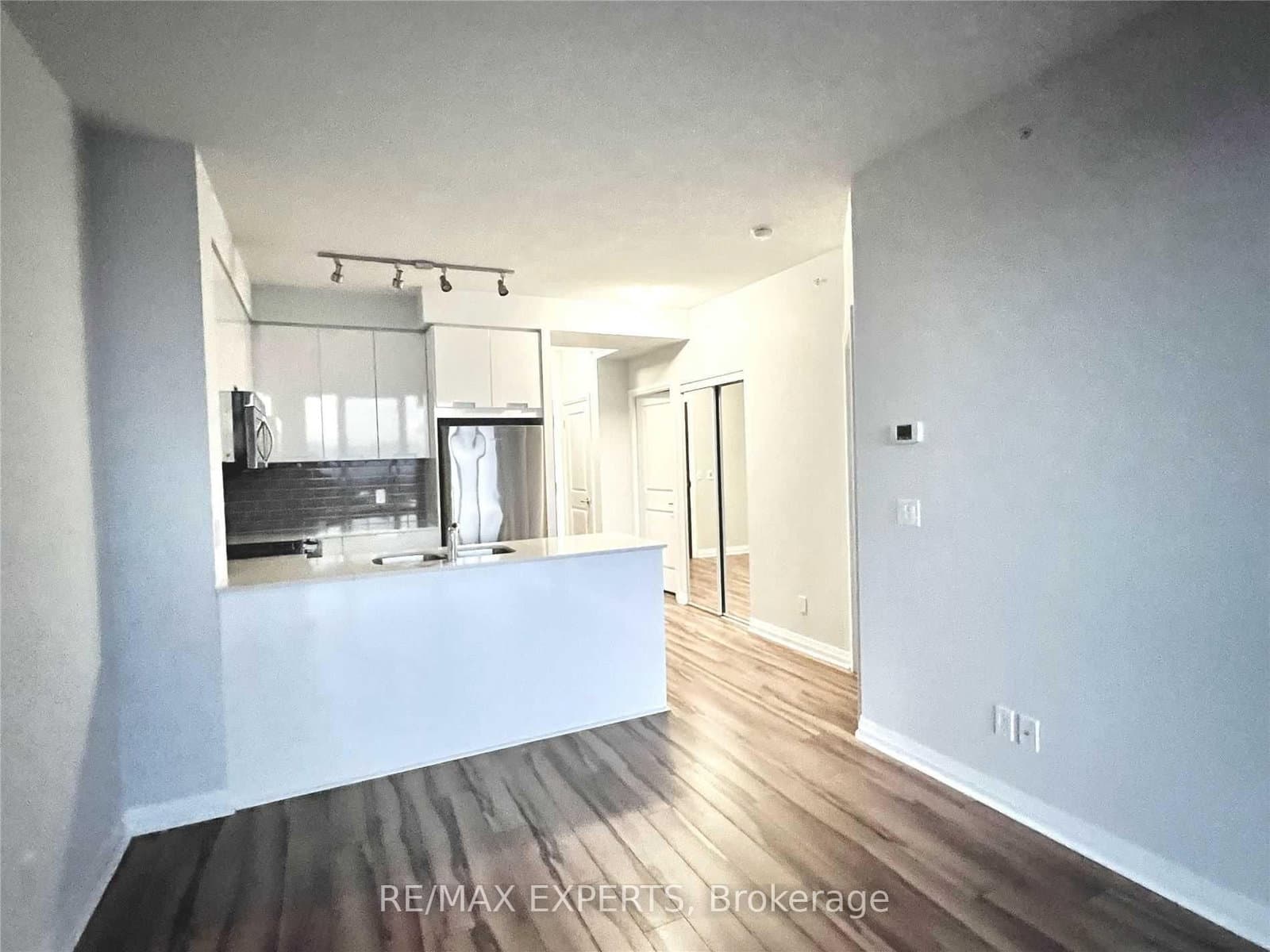 75 Eglinton Avenue W, Unit 1005 thumbnail 7