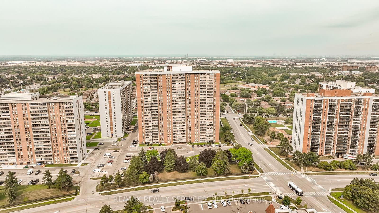 18 Knightsbridge Road, Unit 2102 - Image 1