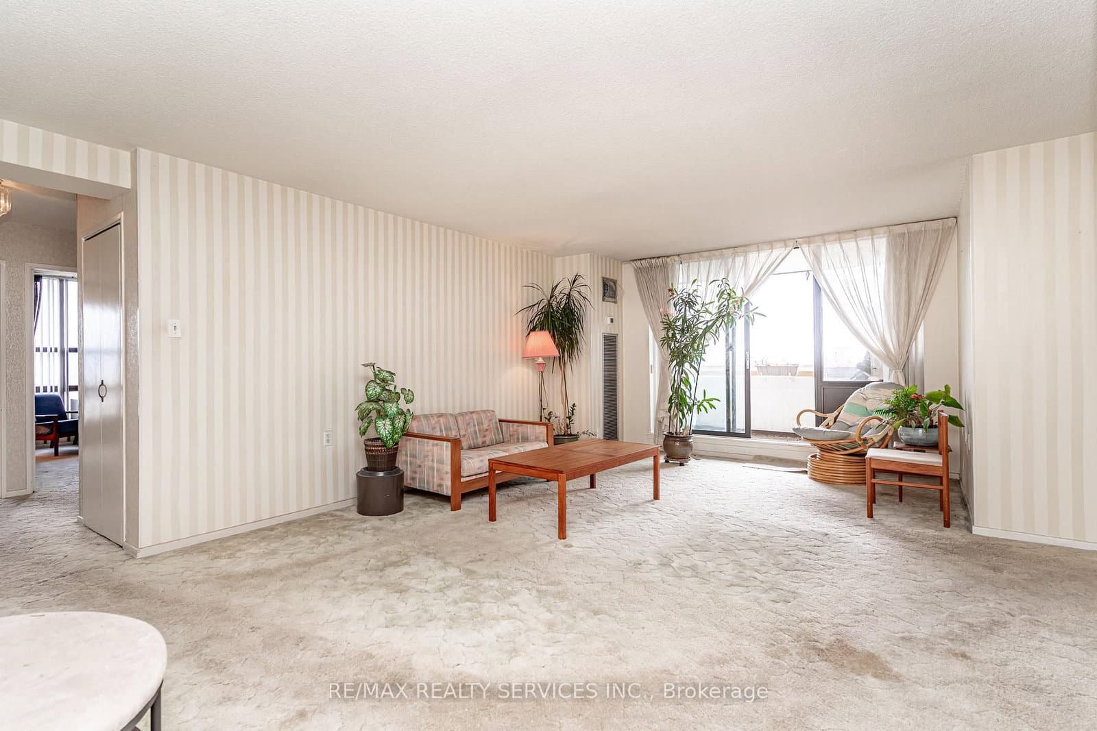 18 Knightsbridge Road, Unit 2102 thumbnail 11