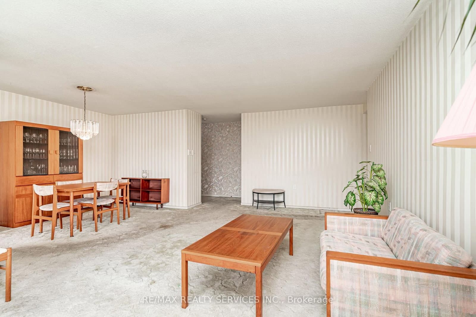 18 Knightsbridge Road, Unit 2102 thumbnail 12