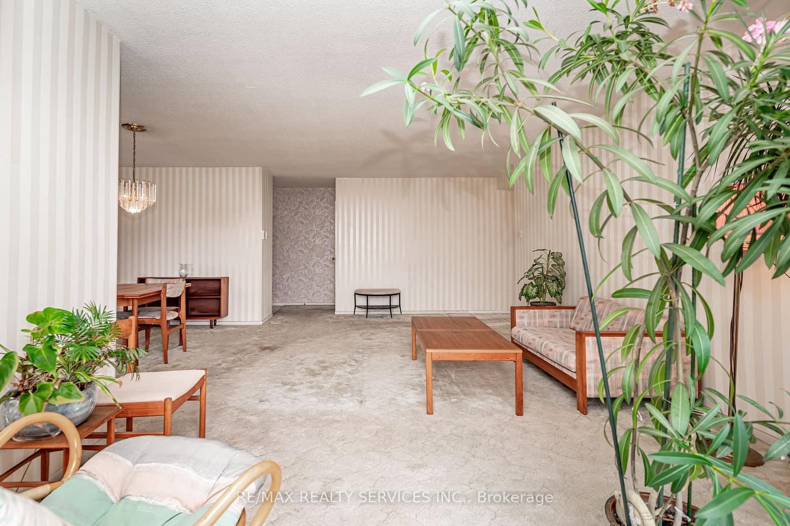 18 Knightsbridge Road, Unit 2102 thumbnail 13