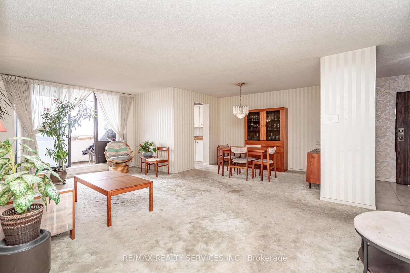18 Knightsbridge Road, Unit 2102 thumbnail 16