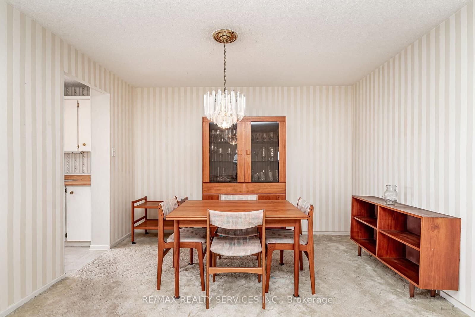 18 Knightsbridge Road, Unit 2102 thumbnail 17