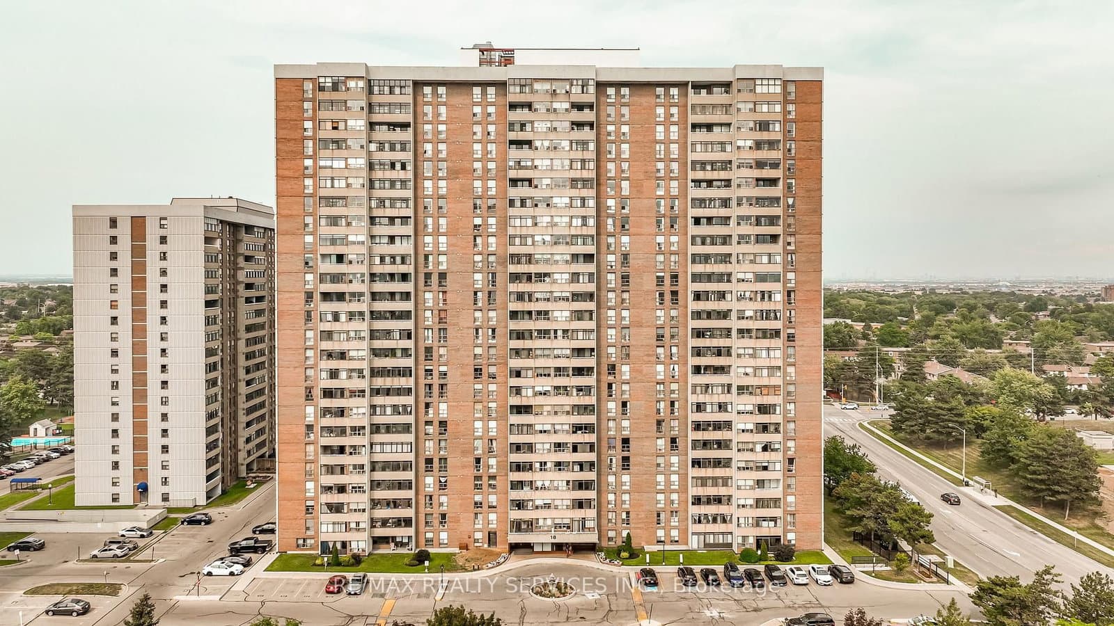 18 Knightsbridge Road, Unit 2102 thumbnail 2