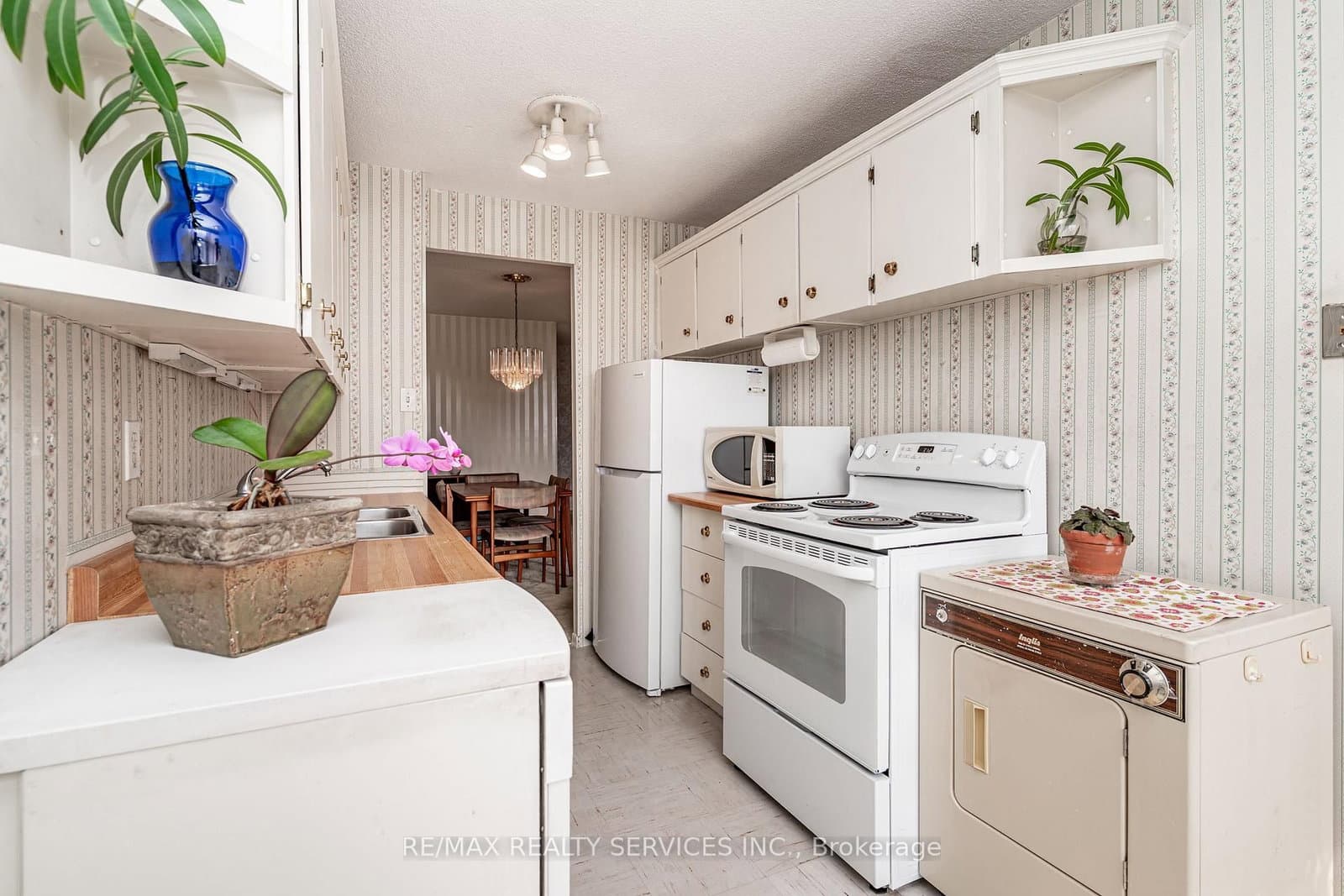 18 Knightsbridge Road, Unit 2102 thumbnail 20