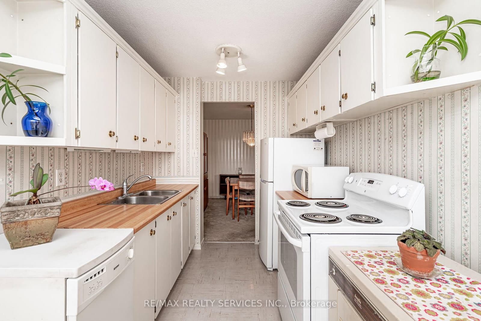 18 Knightsbridge Road, Unit 2102 thumbnail 21