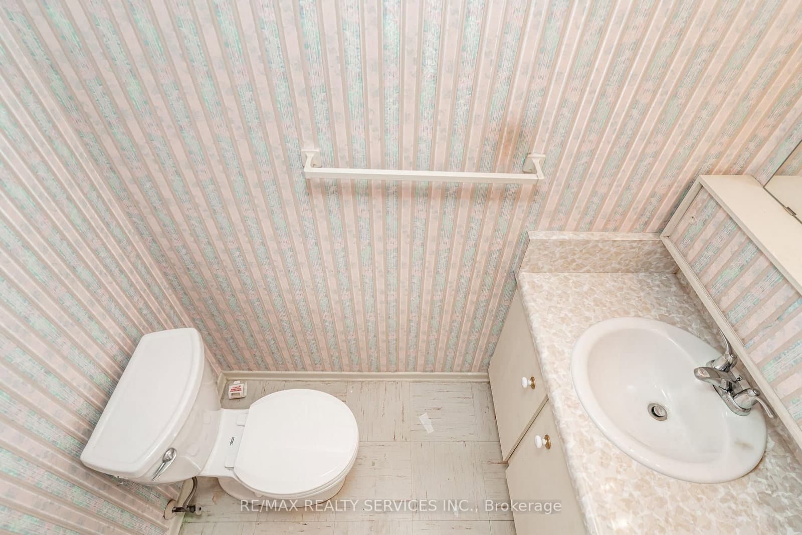 18 Knightsbridge Road, Unit 2102 thumbnail 25