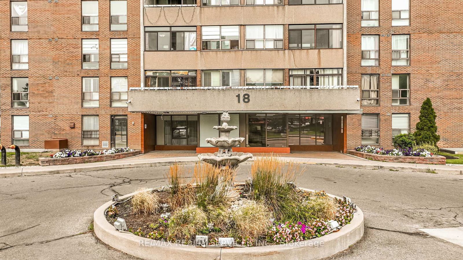 18 Knightsbridge Road, Unit 2102 thumbnail 3