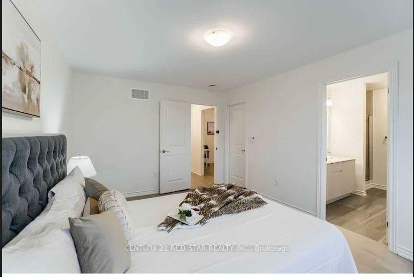 441 Bergamot Avenue thumbnail 7
