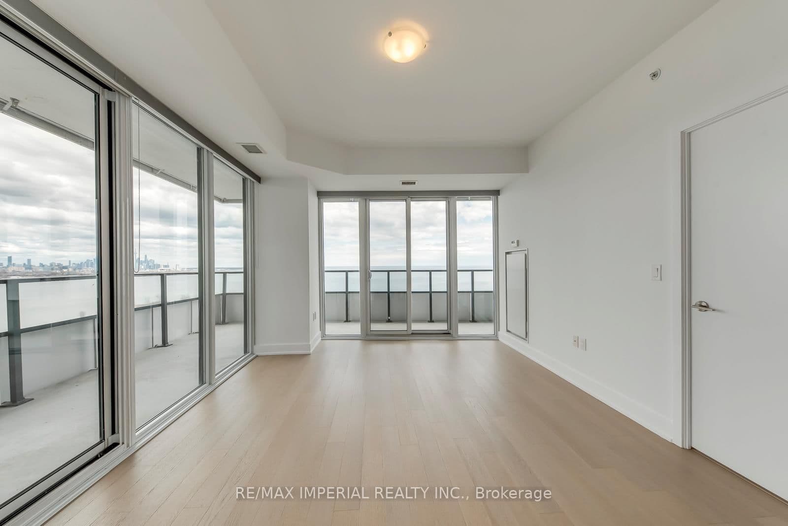 20 Shore Breeze Drive, Unit 2007 thumbnail 16
