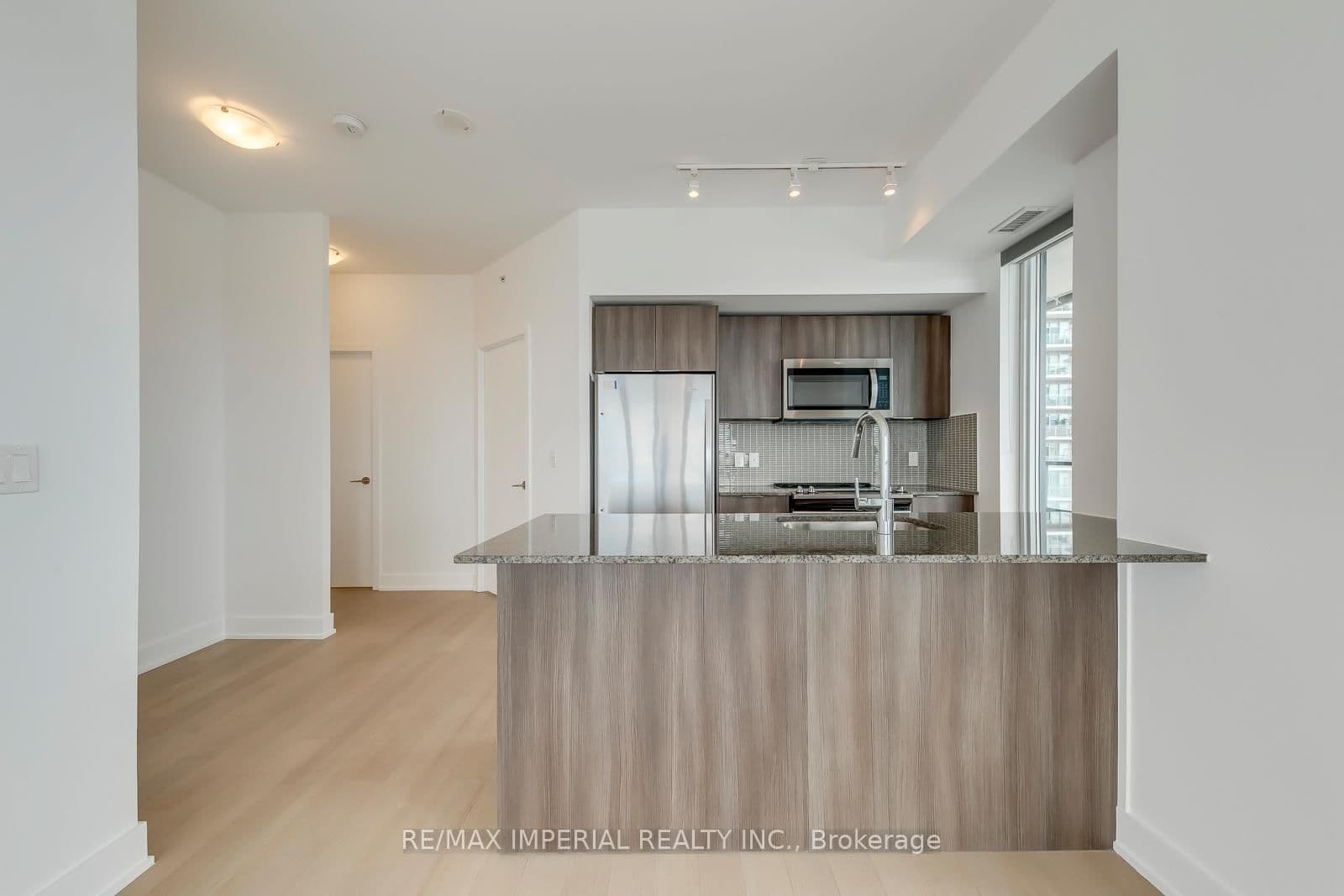 20 Shore Breeze Drive, Unit 2007 thumbnail 23