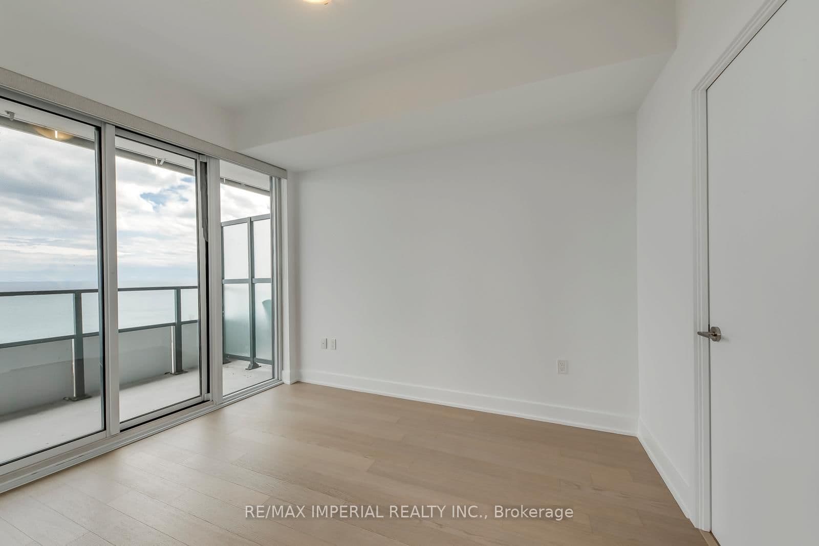 20 Shore Breeze Drive, Unit 2007 thumbnail 26