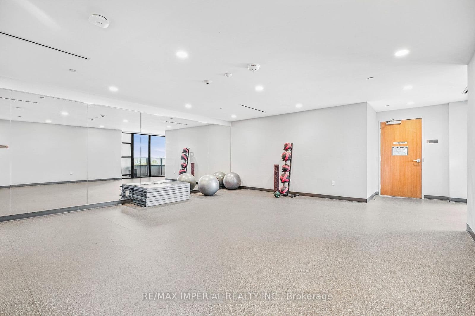 20 Shore Breeze Drive, Unit 2007 thumbnail 38
