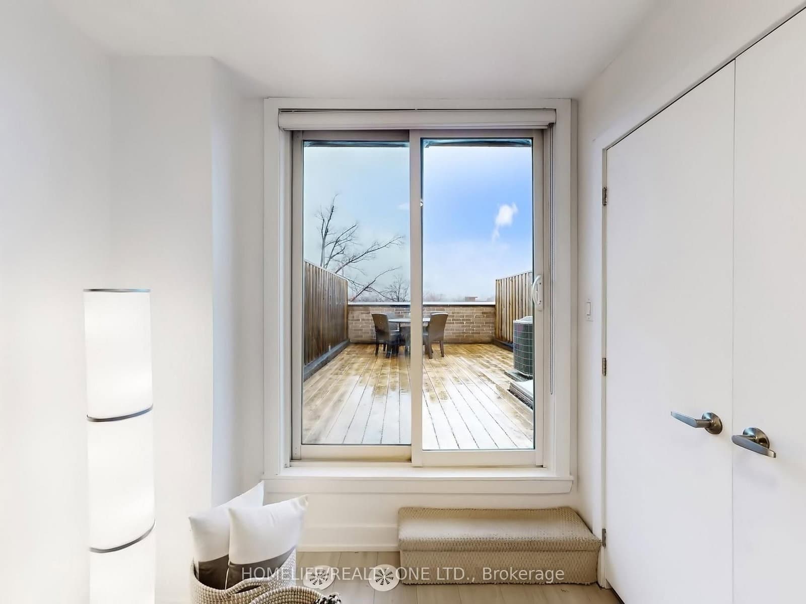 1076 Lansdowne Avenue thumbnail 31