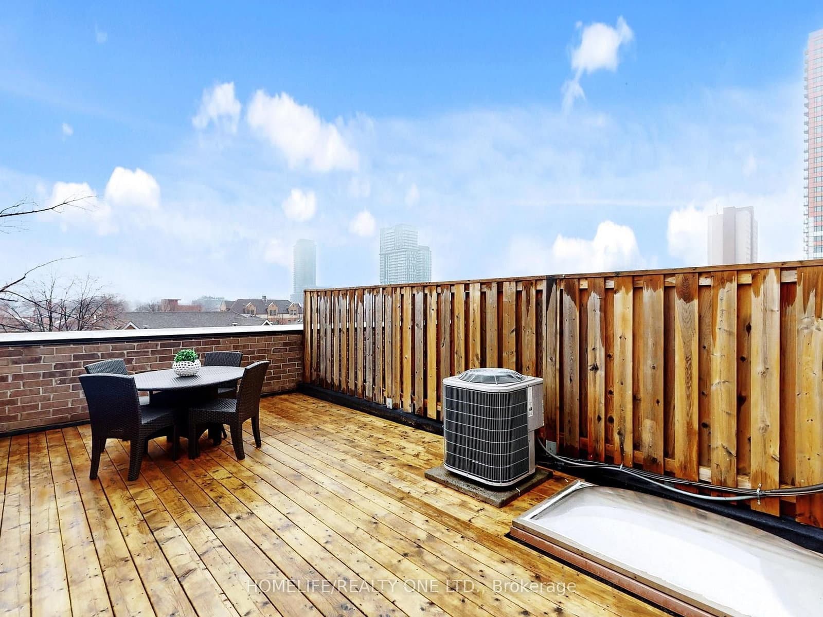 1076 Lansdowne Avenue thumbnail 32