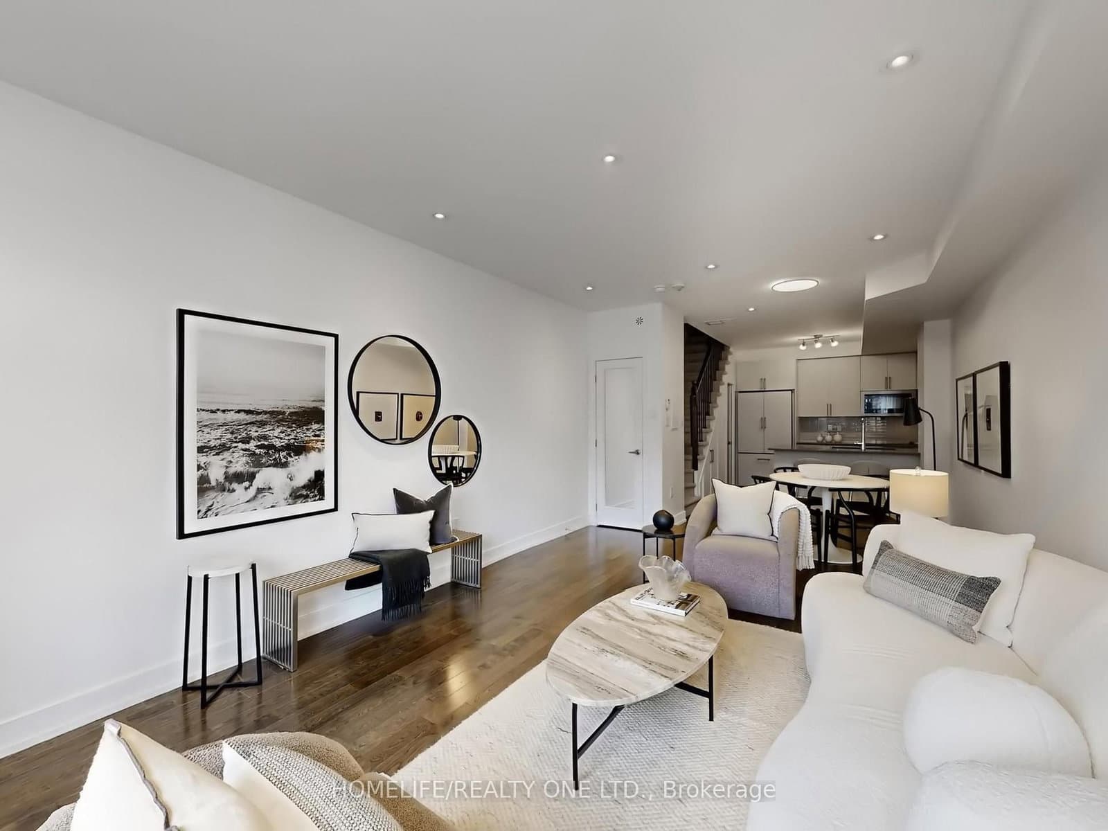 1076 Lansdowne Avenue thumbnail 4