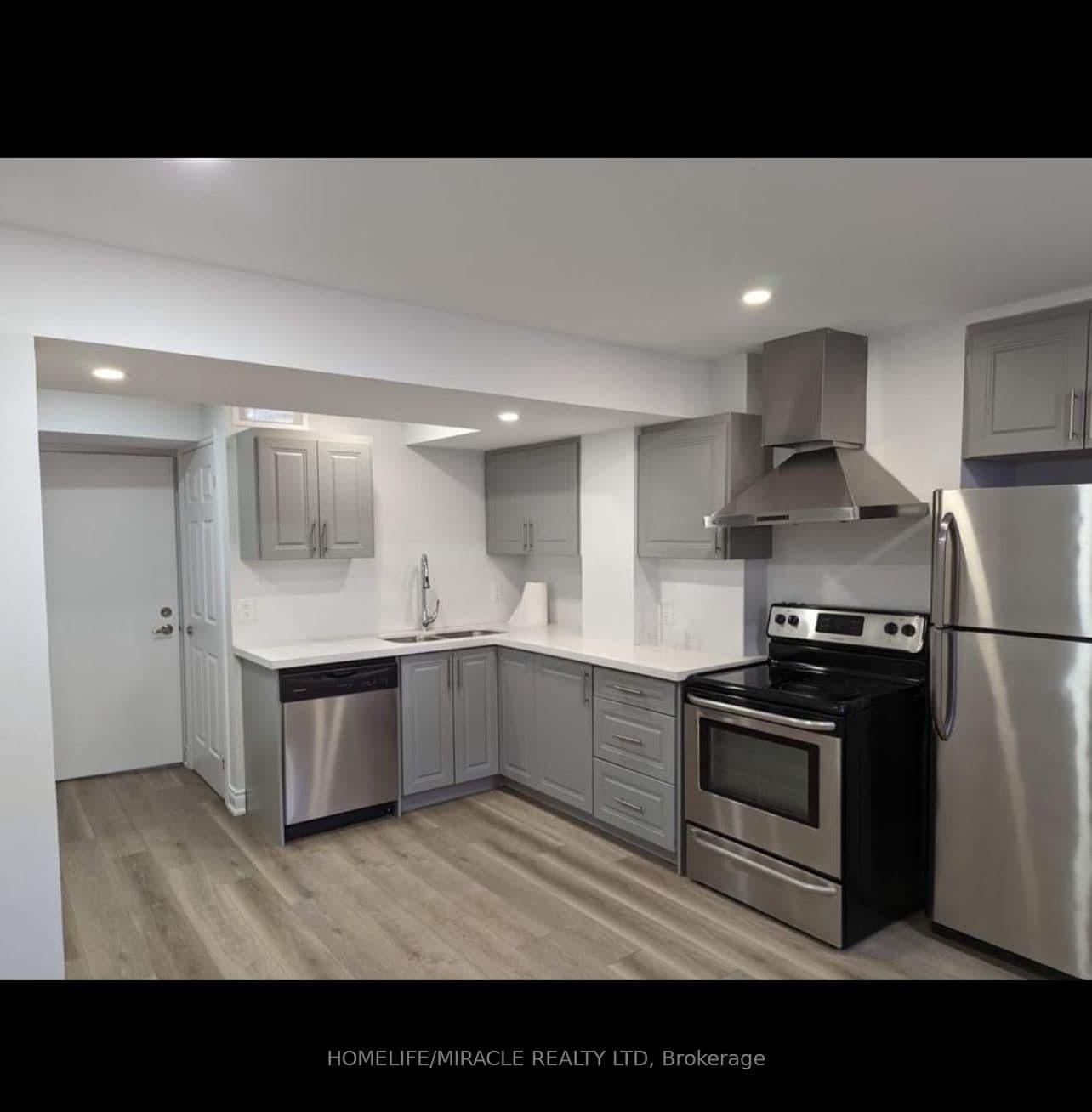 98 Germain Circle, Unit Bsmt thumbnail 3
