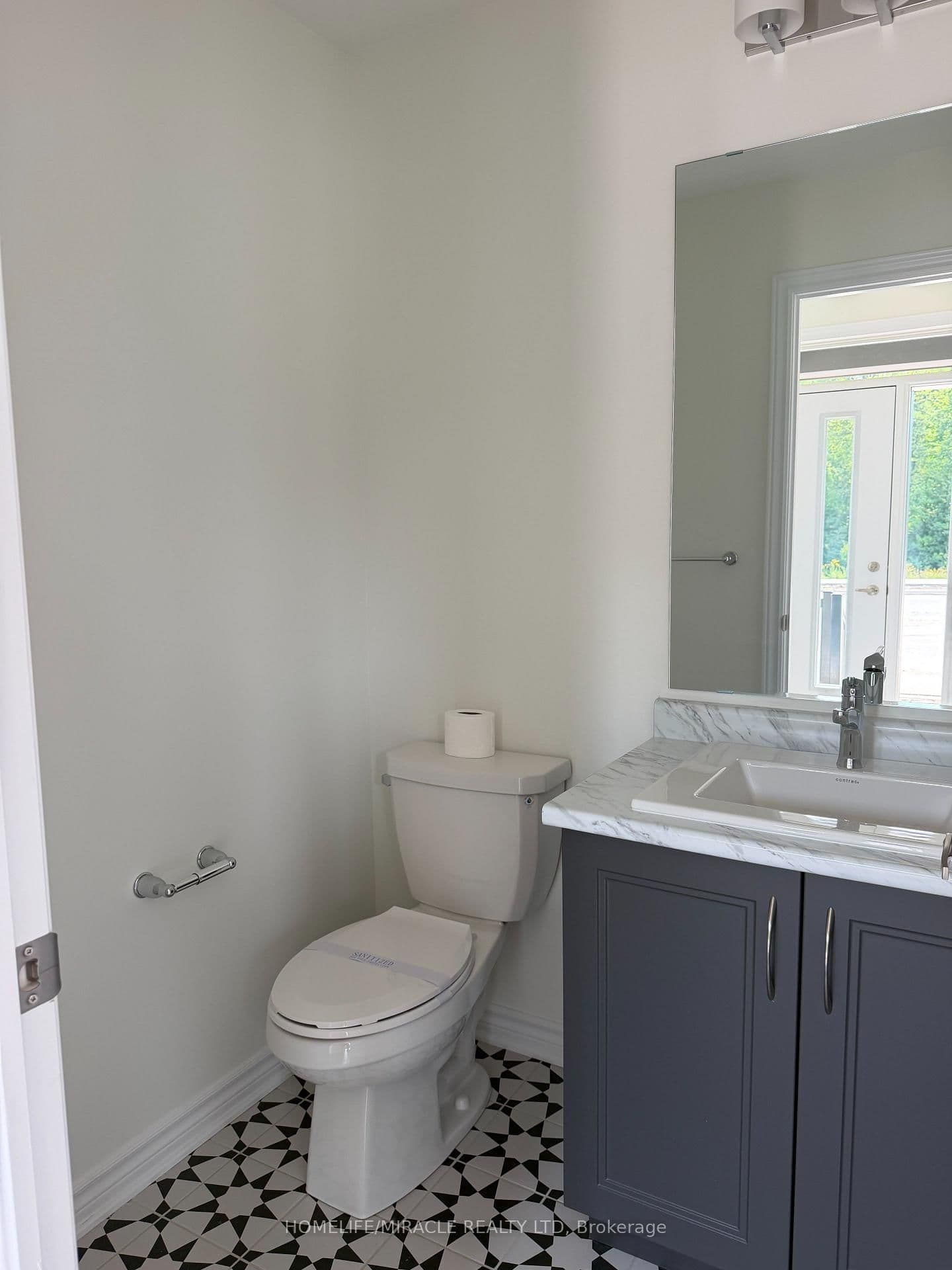 70 Thornbird Crescent, Unit Lower thumbnail 4