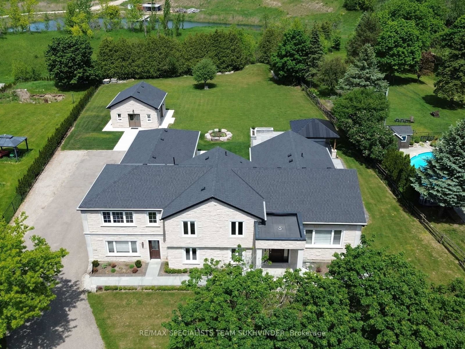 12463 Eighth Line - Image 1