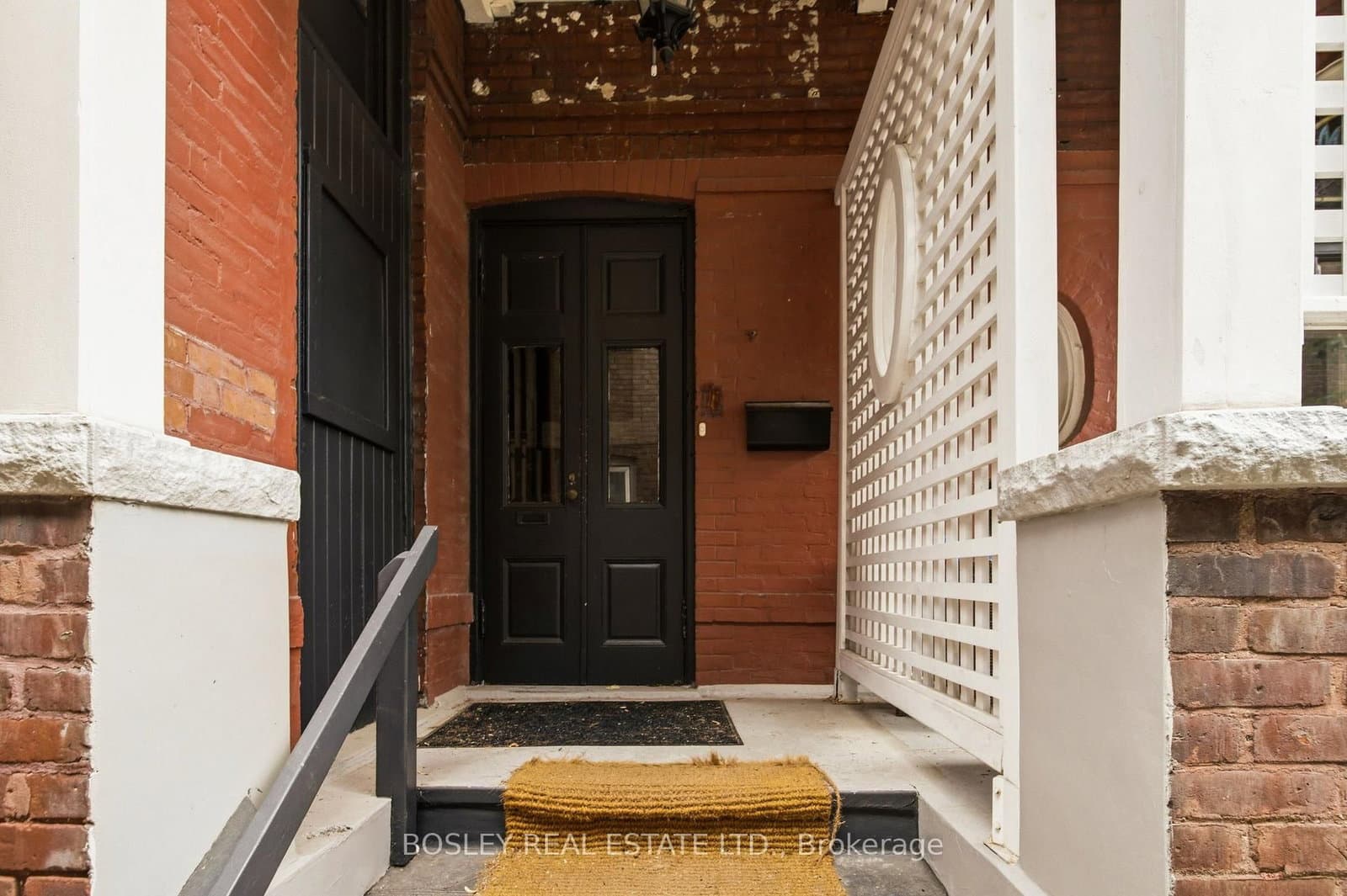 178 High Park Avenue, Unit Upper thumbnail 2