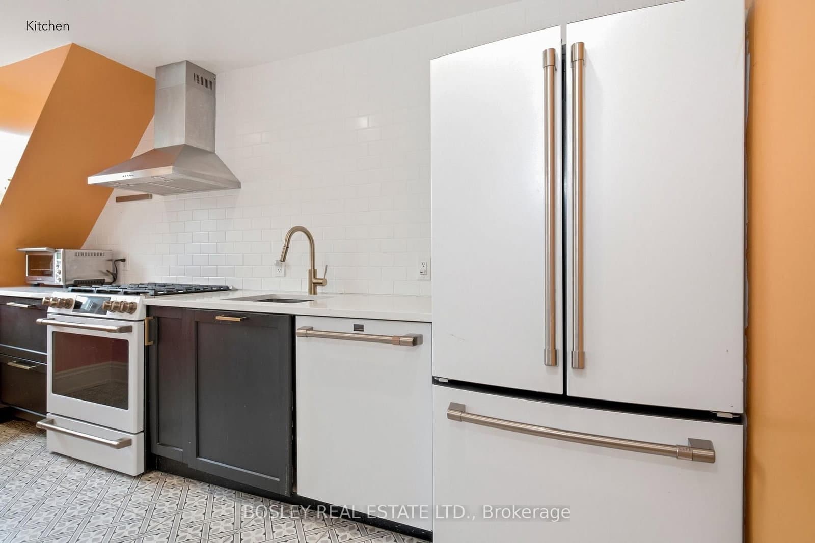 178 High Park Avenue, Unit Upper thumbnail 6